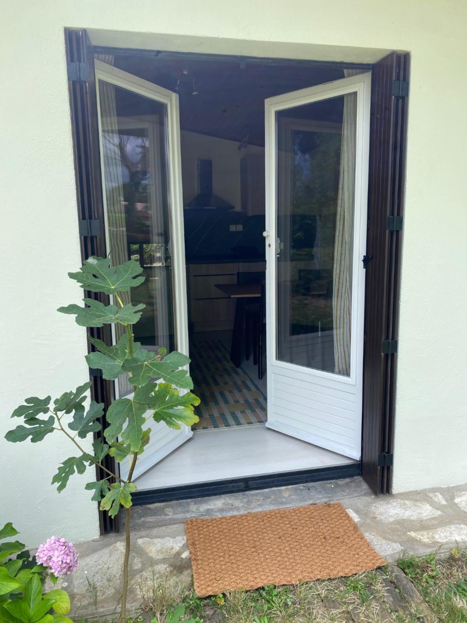 Appartement Avec Jardin Le Porge Exterior photo